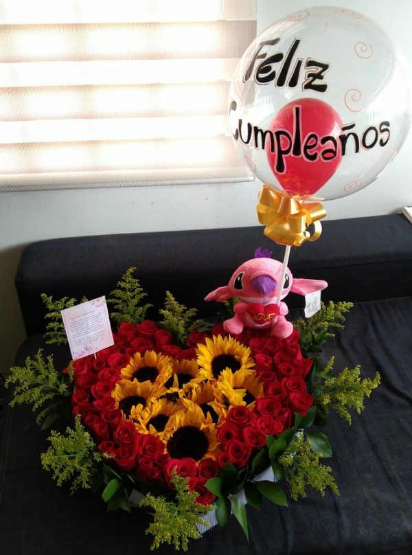 Corazon de 8 girasoles, rosas, peluche y globo R124