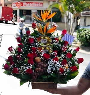 Pirámide de rosas, 2 cajas de chocolates y fruta R121