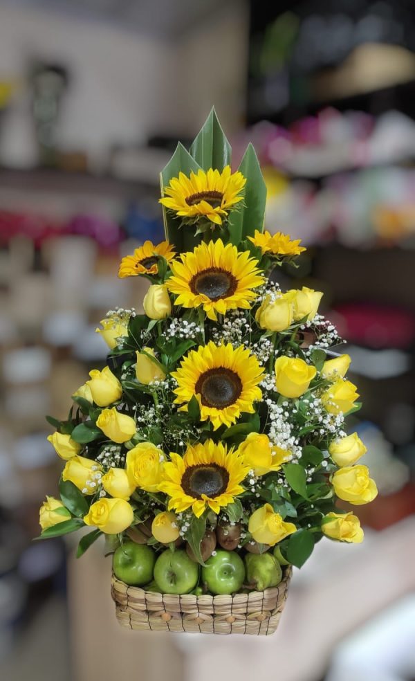 Girasoles rosas y  fruta, manzanas y kiwii R138